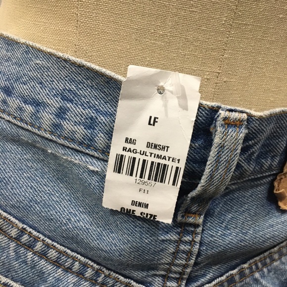 LF Vintage Levi’s shorts - Picture 6 of 6